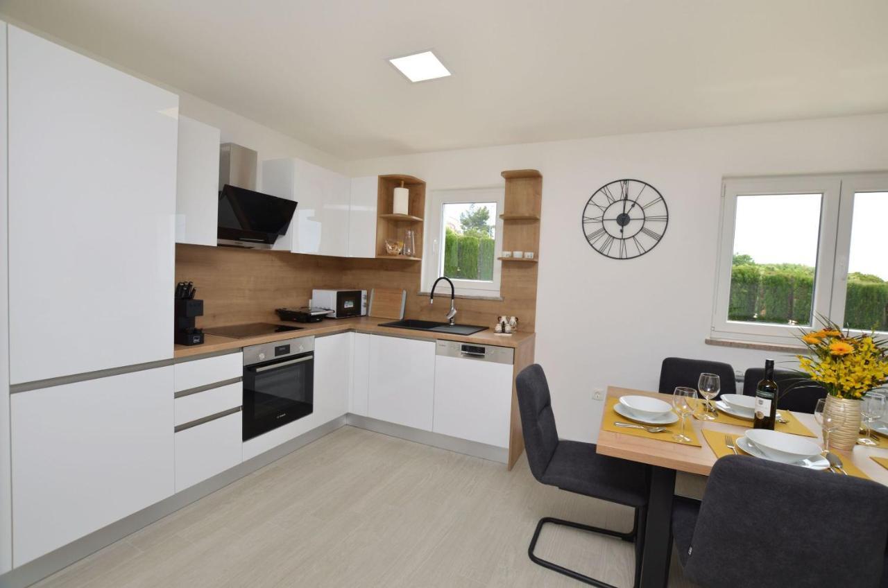 Apartments Villa Sofia Martinšćica Esterno foto