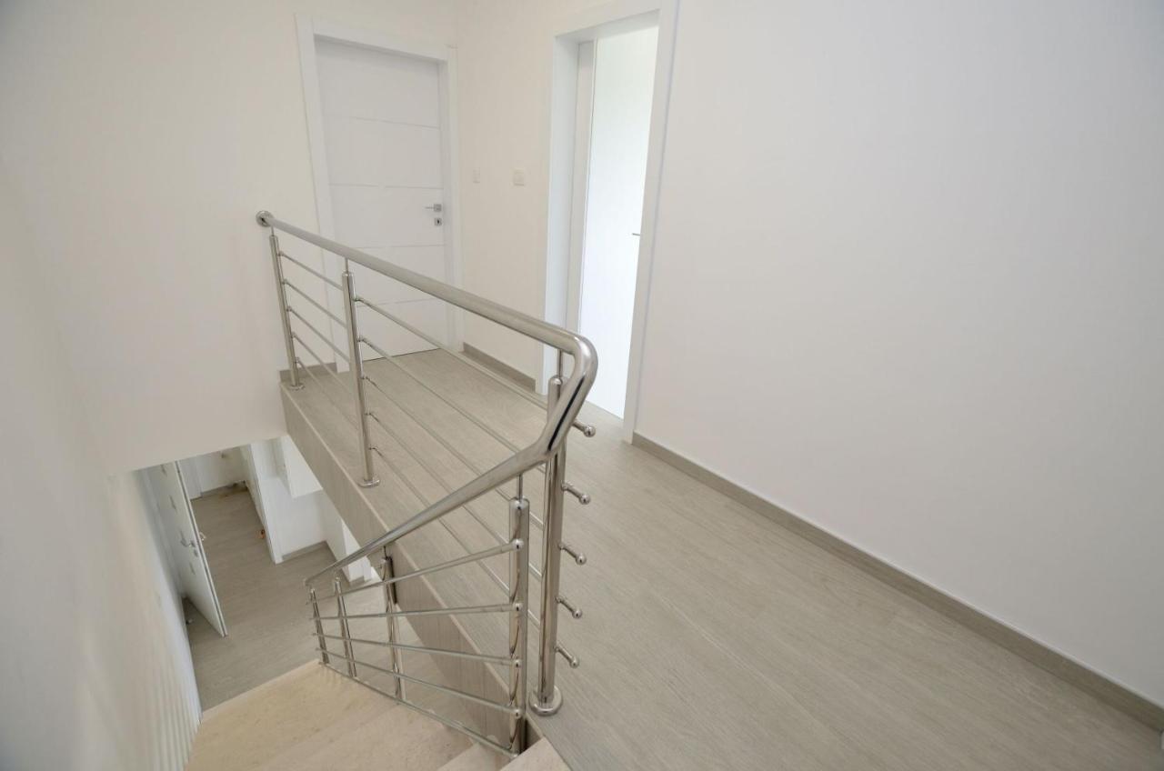 Apartments Villa Sofia Martinšćica Esterno foto