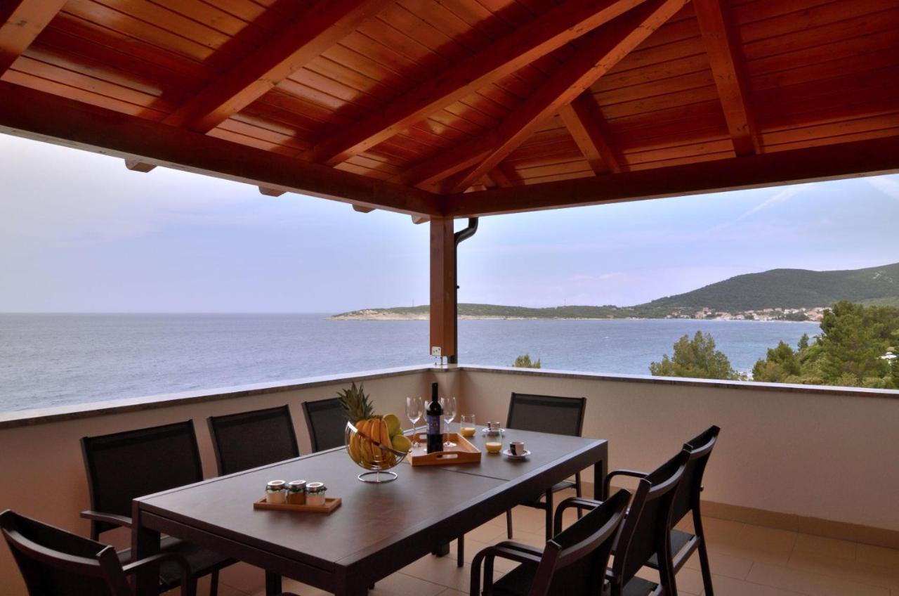 Apartments Villa Sofia Martinšćica Esterno foto