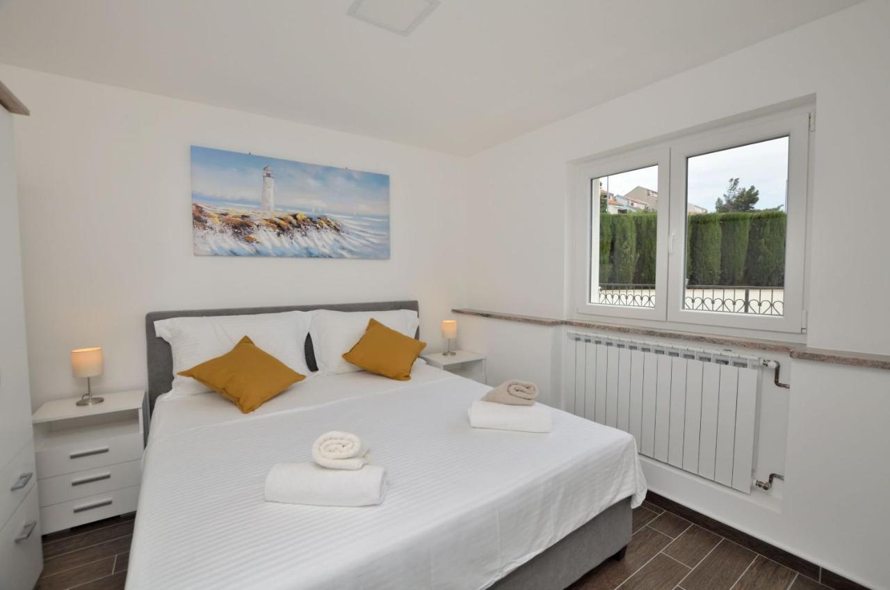Apartments Villa Sofia Martinšćica Esterno foto