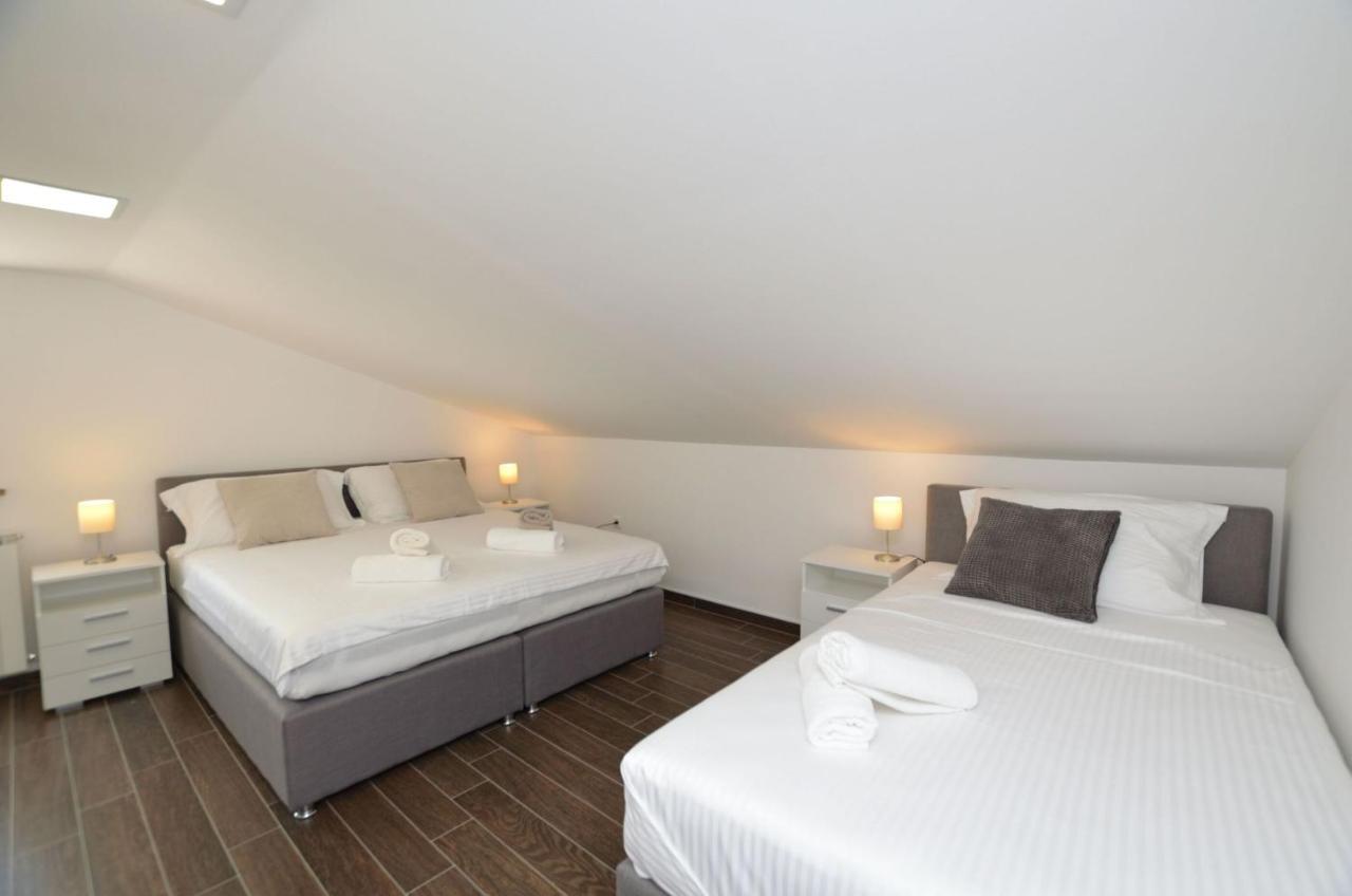 Apartments Villa Sofia Martinšćica Esterno foto