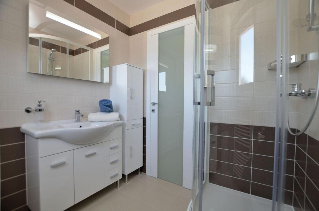 Apartments Villa Sofia Martinšćica Esterno foto