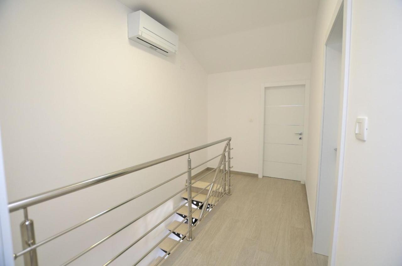 Apartments Villa Sofia Martinšćica Esterno foto