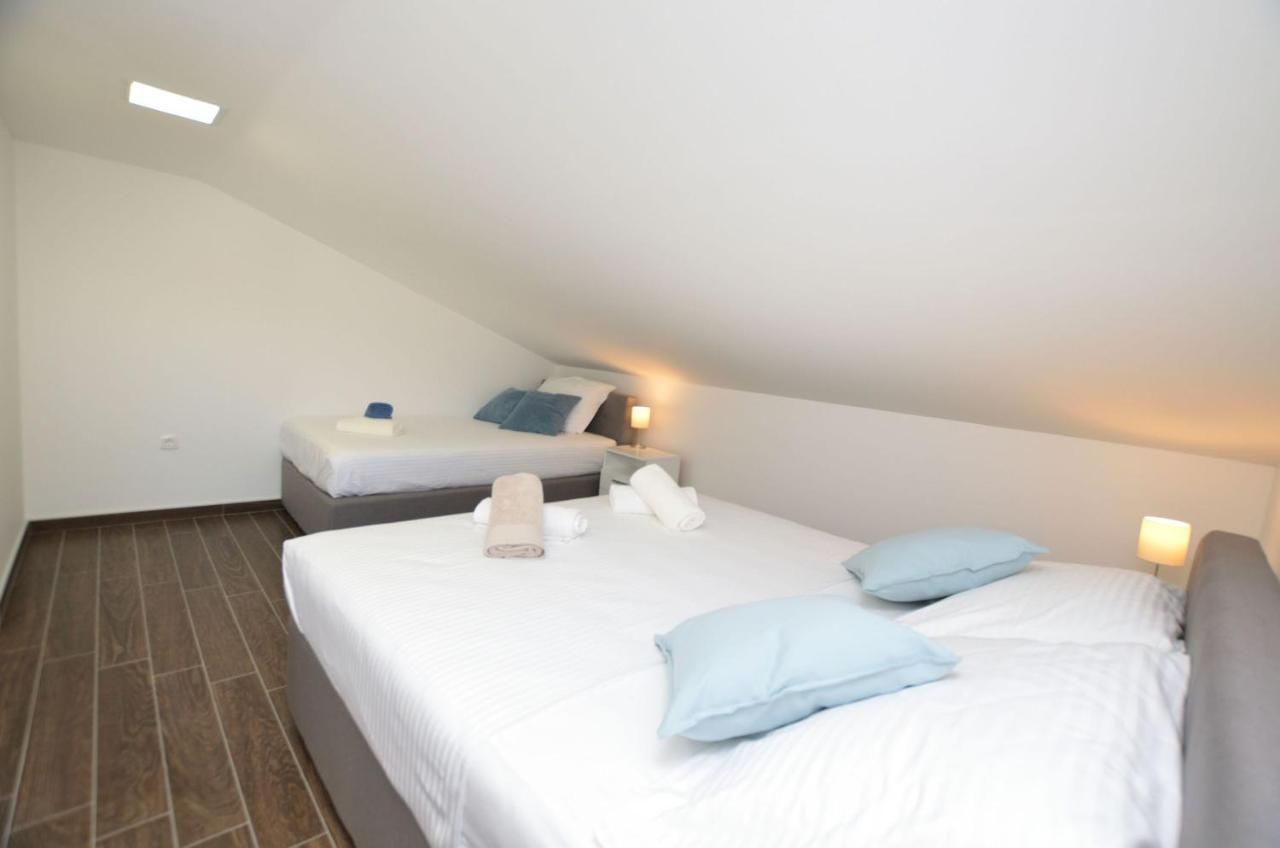 Apartments Villa Sofia Martinšćica Esterno foto