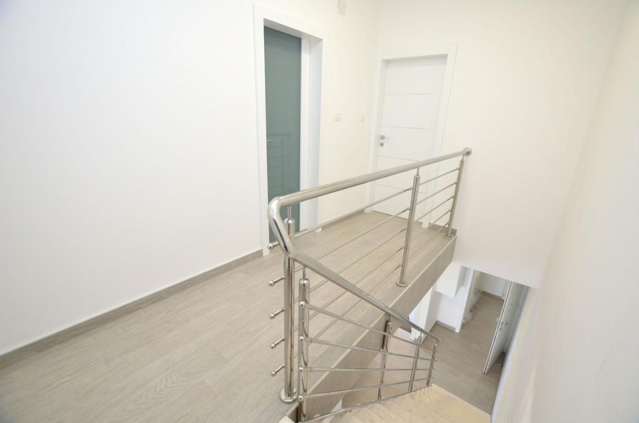 Apartments Villa Sofia Martinšćica Esterno foto
